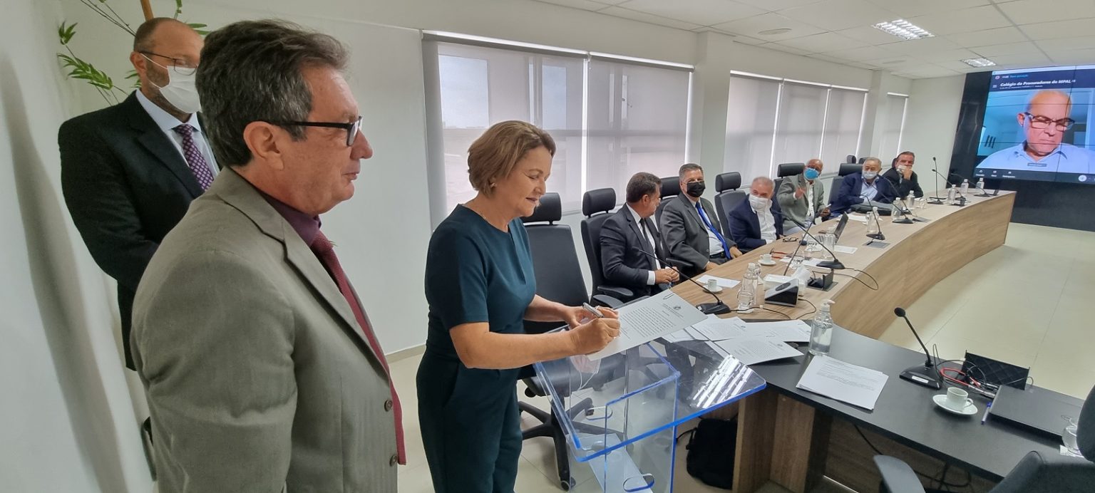 fotos-posse-dra-marluce-caldas-colégio-de-procuradores-2-1536×692