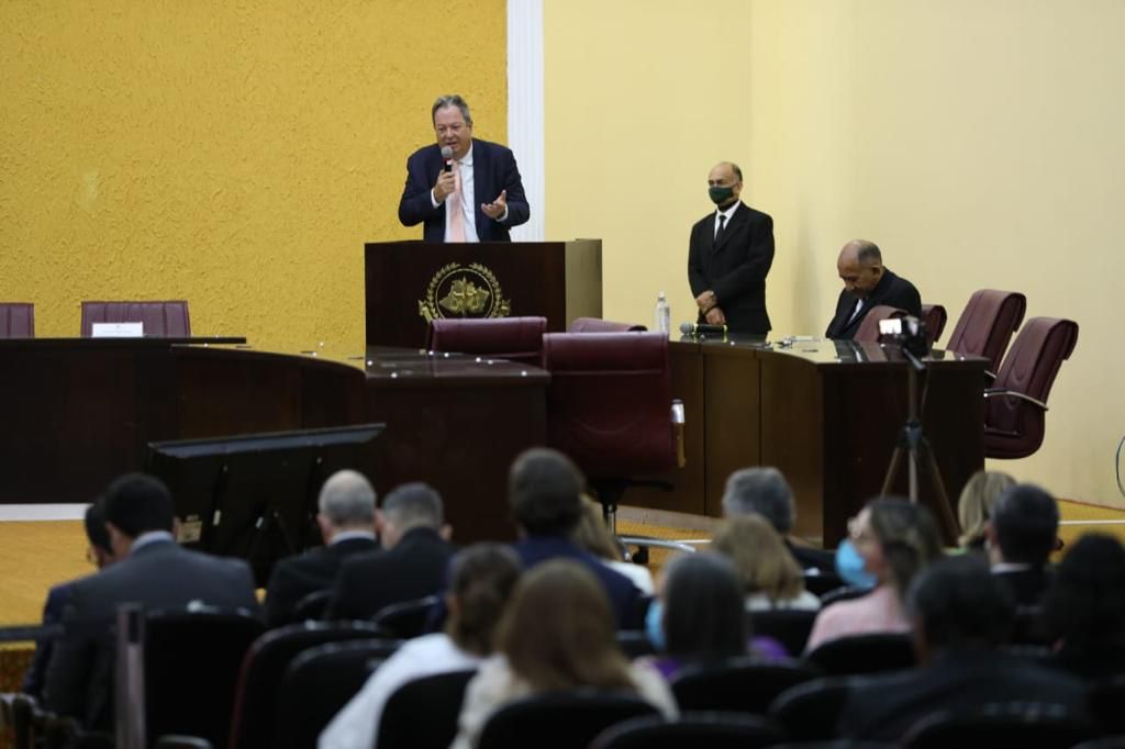 AFBA65C6-1FAB-4640-9066-B345E350C927