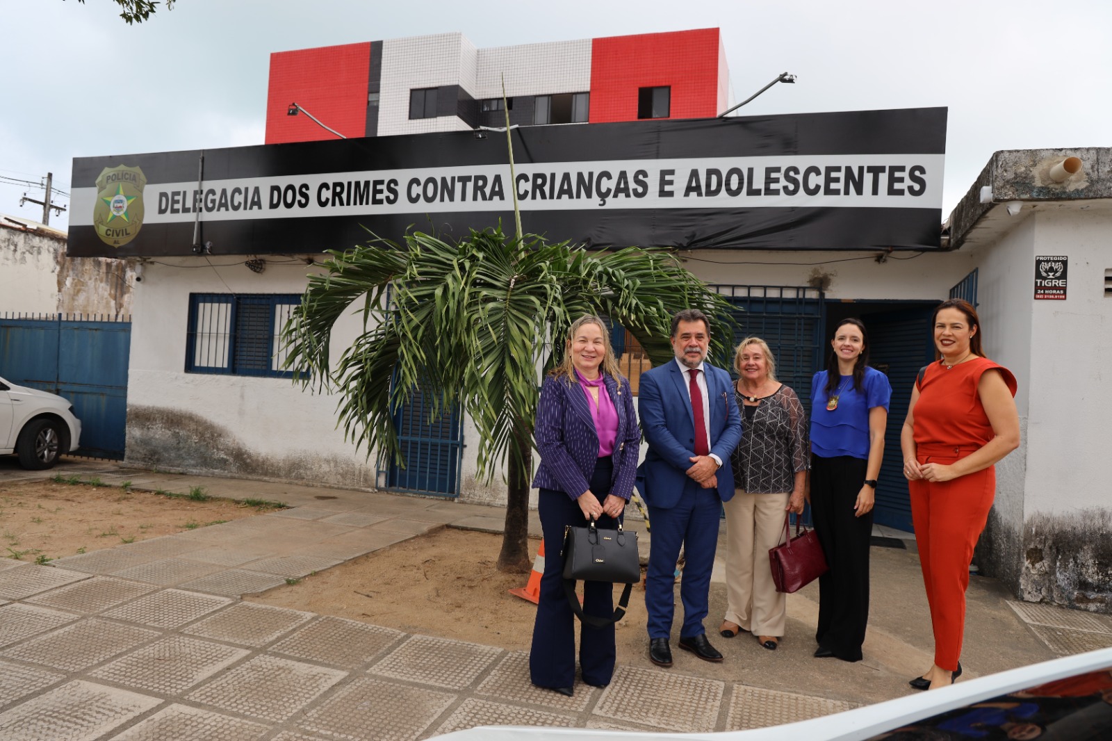 8ba2bf2b-de5b-45a2-8bce-c1dc90d6a24a