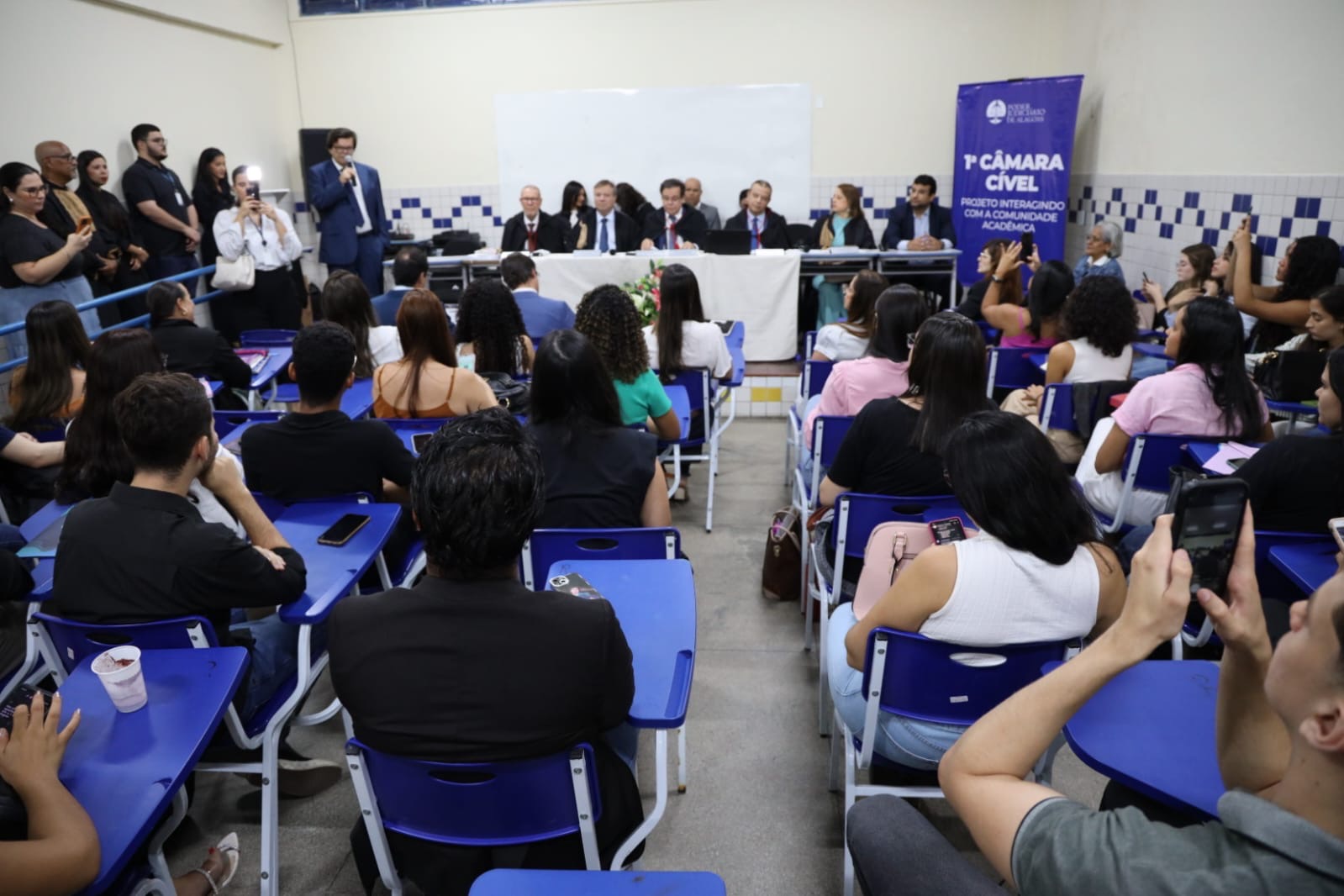 c203f052-e7b7-4d3b-a670-62765982fefe