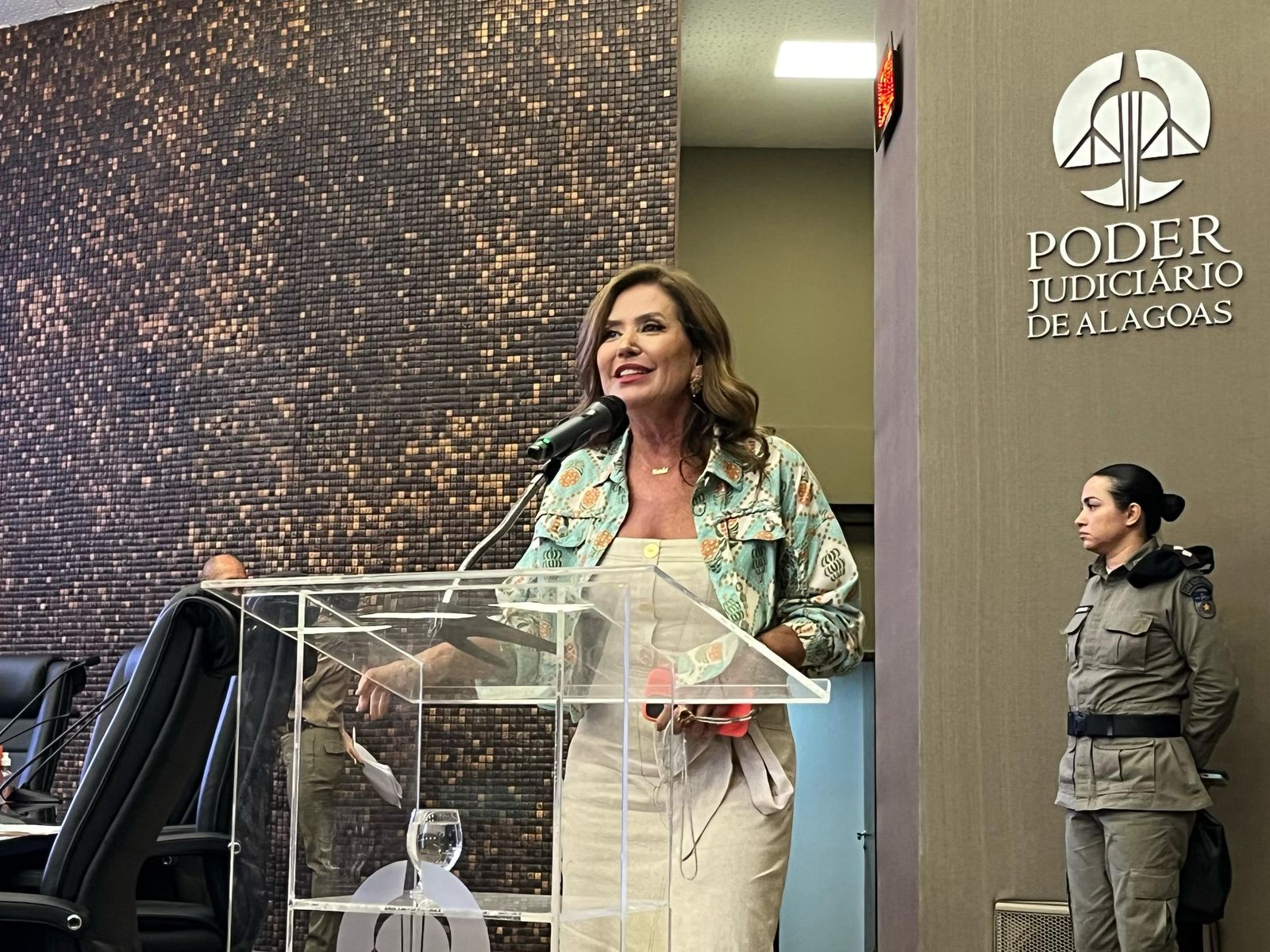 2d95dee2-b6e5-457f-98ba-1f622ab69fe0