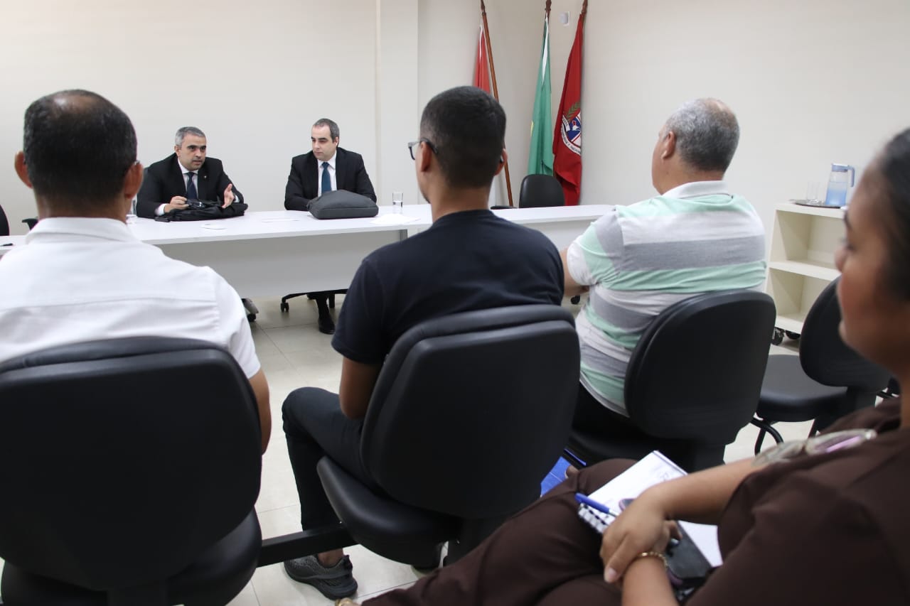 Audiência em Penedo