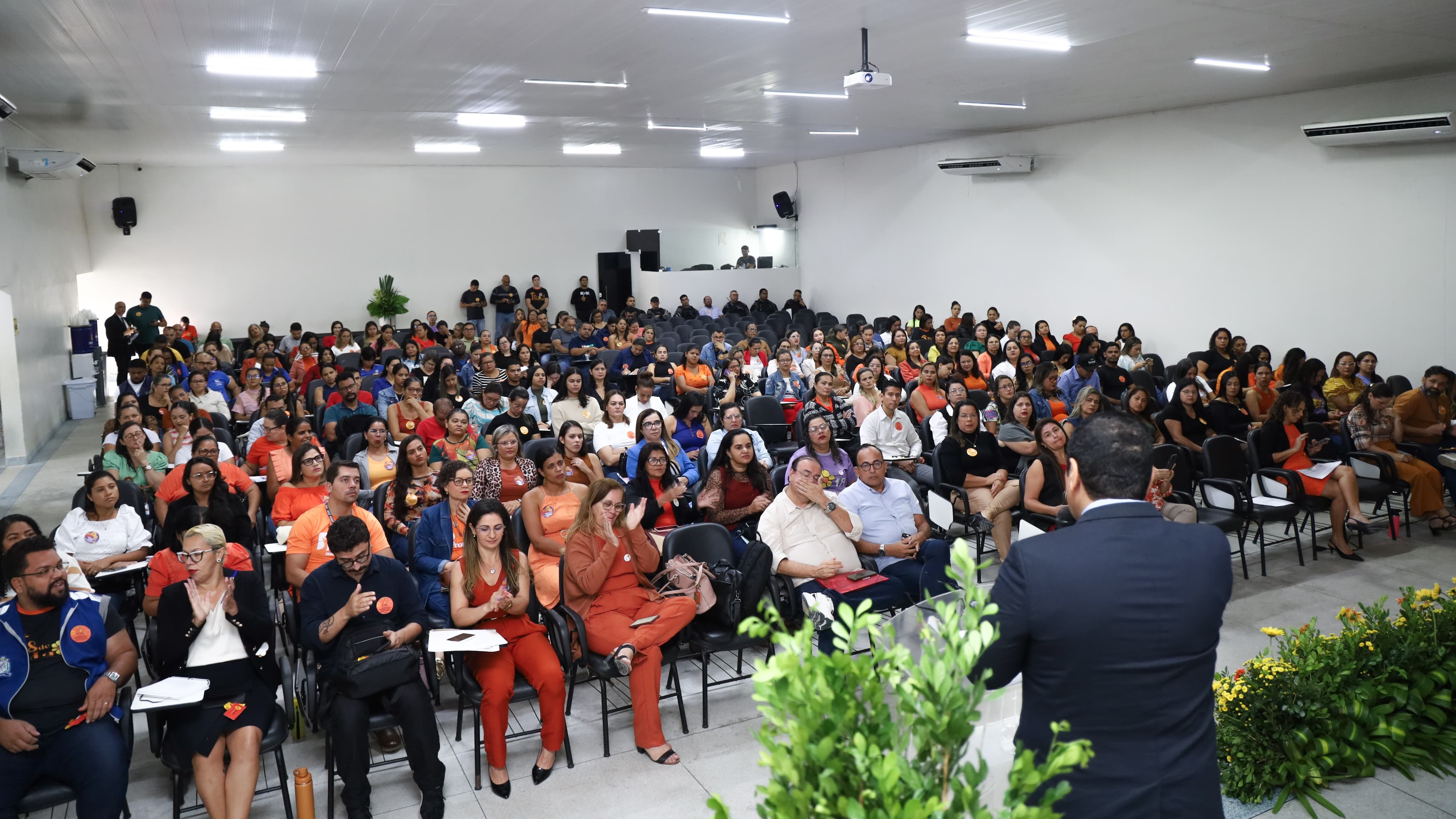 Dr Magno maio laranja 2