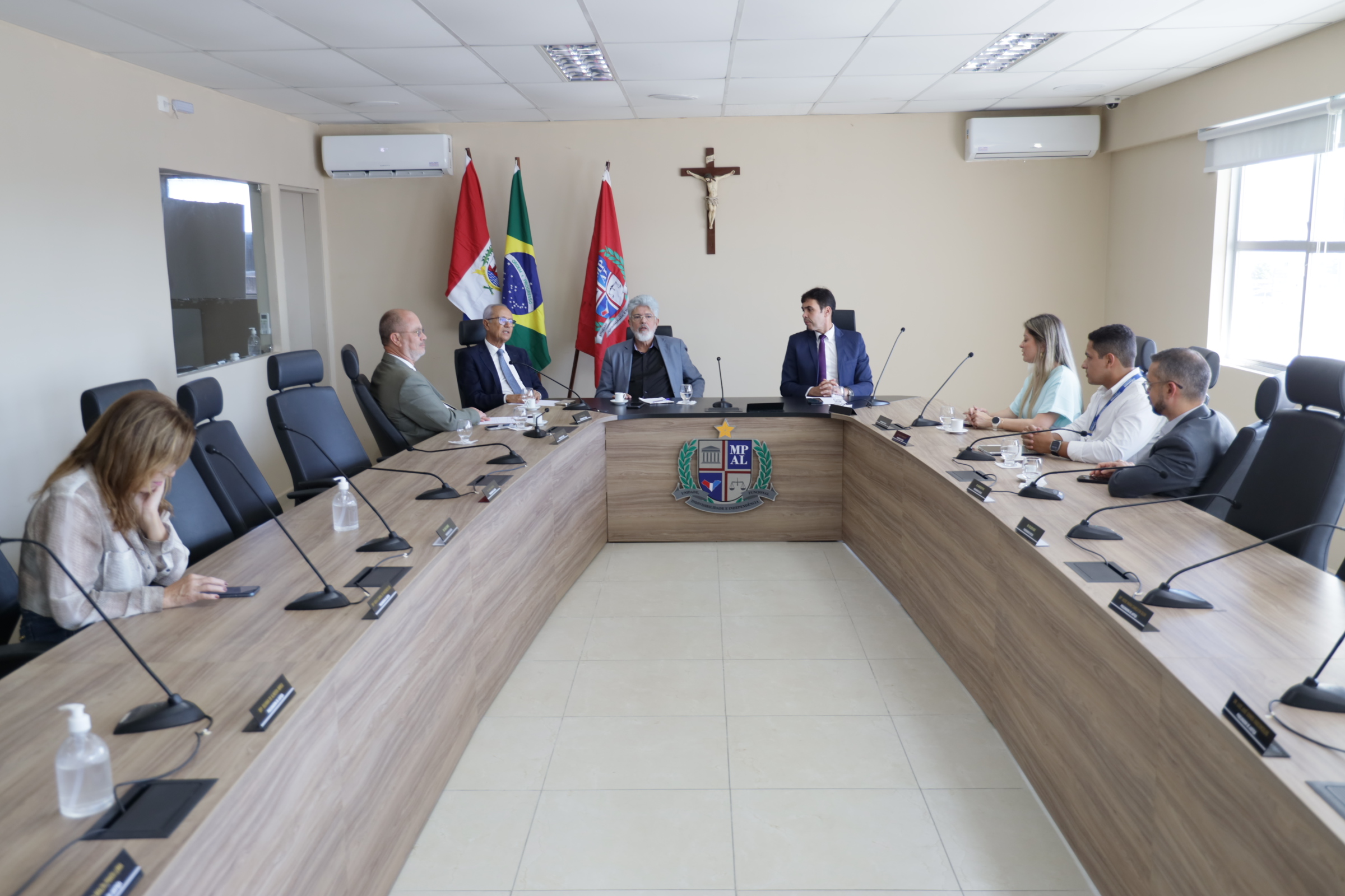 Corregedoria-Geral do MPAL se reúne com parlamentar e concessionárias para tratar de falhas no abastecimento de água no Sertão