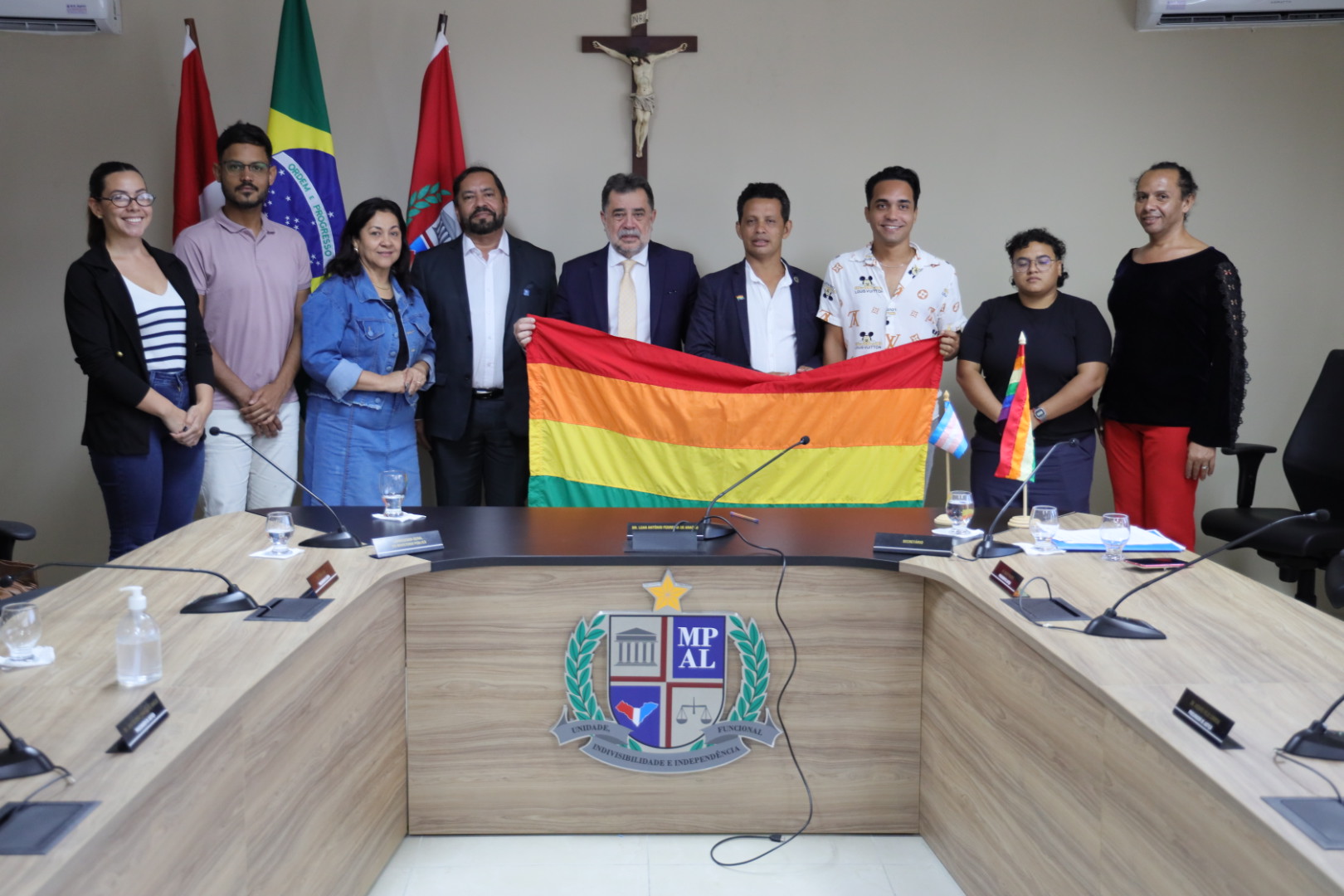 MPAL recebe Grupo Gay de Maceió e se compromete em analisar pedido de acompanhamento de ações que questionam lei sobre participação de menores em eventos LGBTQIAPN+