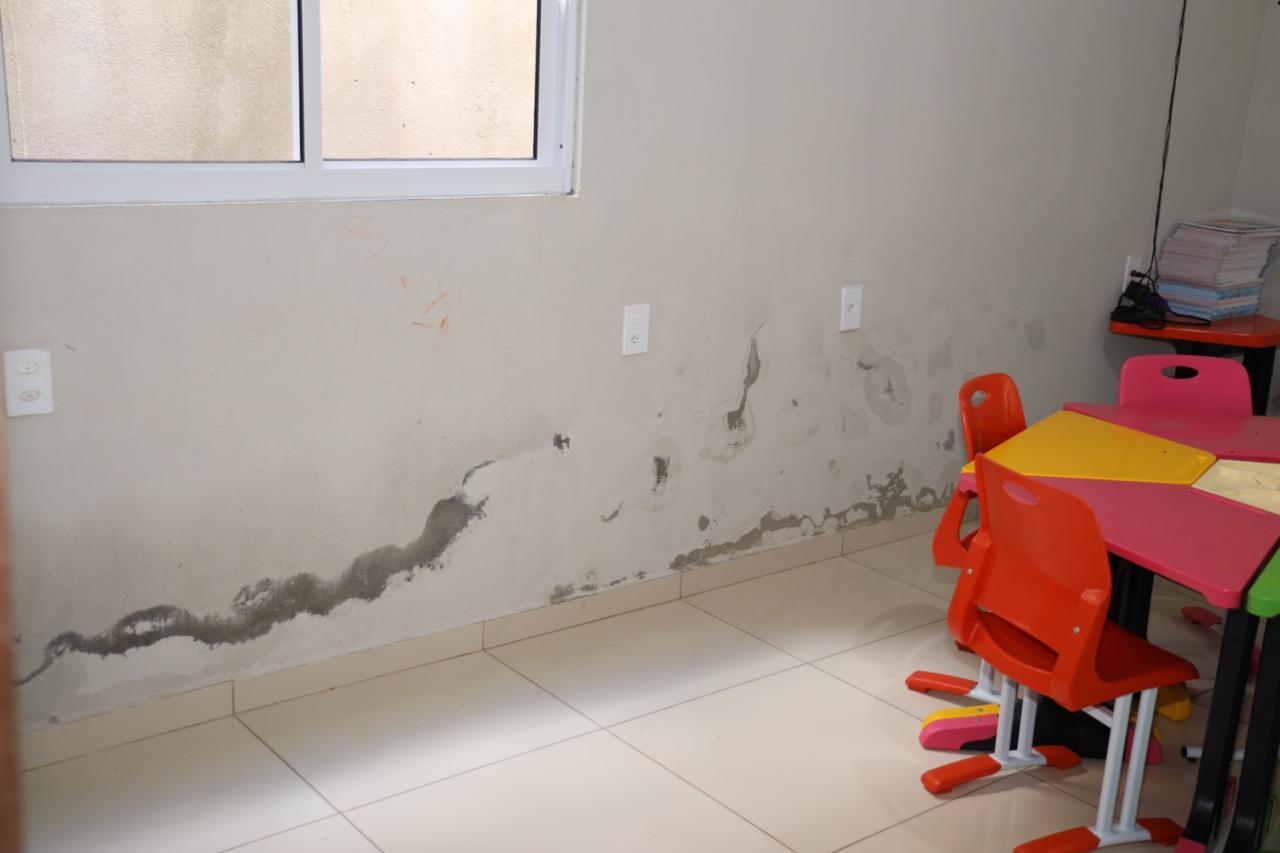 MPAL vistoria CREAS e flagra superlotação e deficiências na estrutura física de creche em Santana do Ipanema