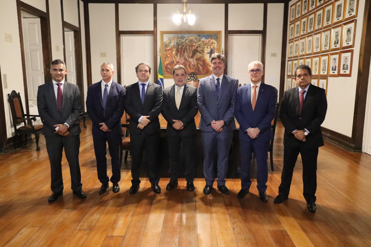 Procurador-geral do MPAL celebra recondução com missa de ação de graças e visita ao Museu Palácio Floriano Peixoto