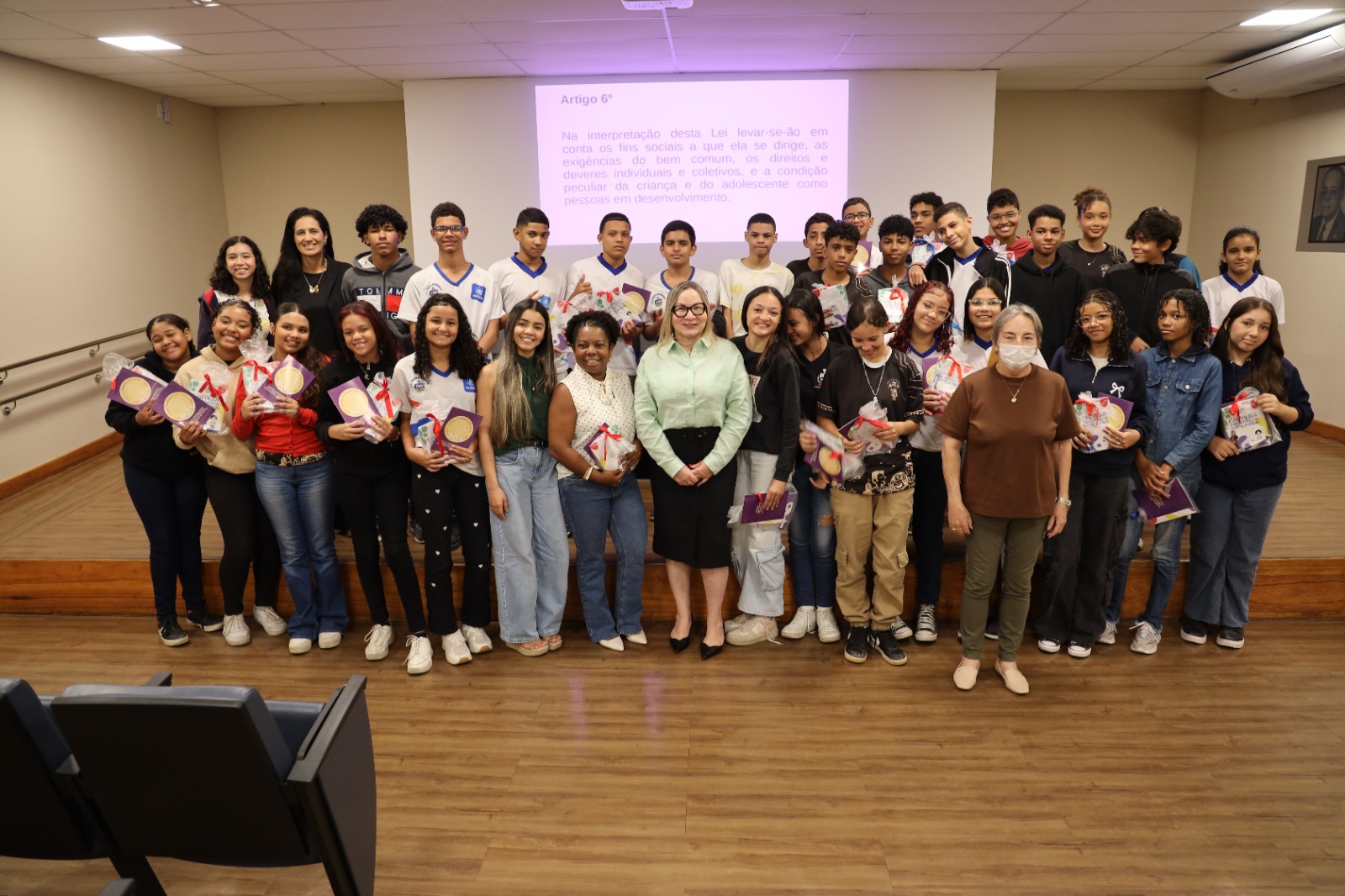 Estudantes de escola pública visitam sede do MPAL e Memorial Desembargador Hélio Cabral, aprendem sobre ECA, proteção e direitos das crianças e adolescentes
